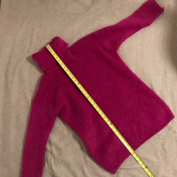 Adrienne Vittadini Rasberry Pink Soft Fuzzy Sweater Med - Picture 5 of 5